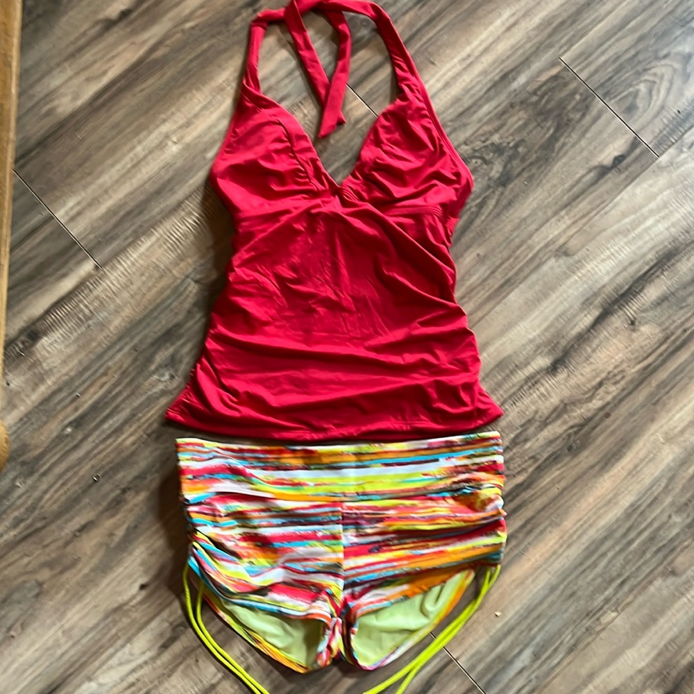 NWOT Athleta Ladies MT Halter Swimsuit Top and Large Boy short Bottoms